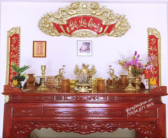 mơ thấy bàn thờ mới