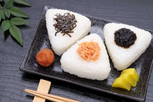 nằm mơ thấy cơm nắm