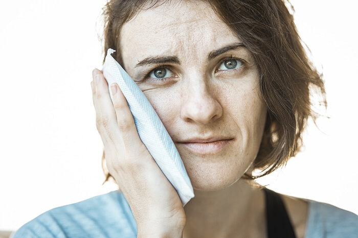Điềm báo nóng mặt được lý giải thế nào?