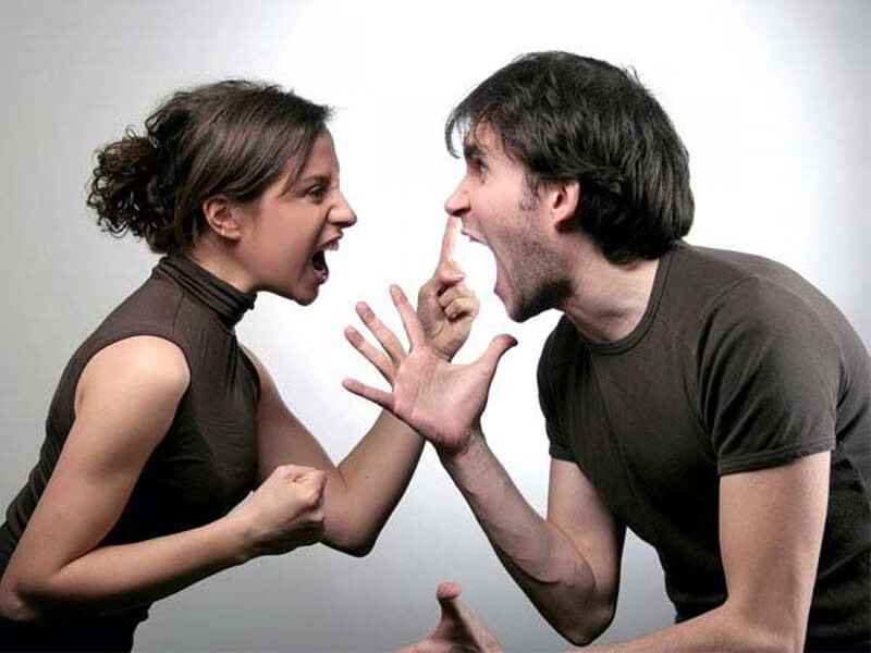 Giải mã giấc mơ thấy nhiều người mình ghét
